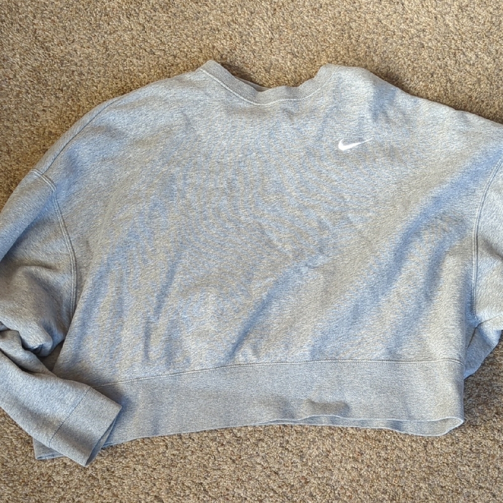 Nike Heather Gray Cropped Sweatshirt